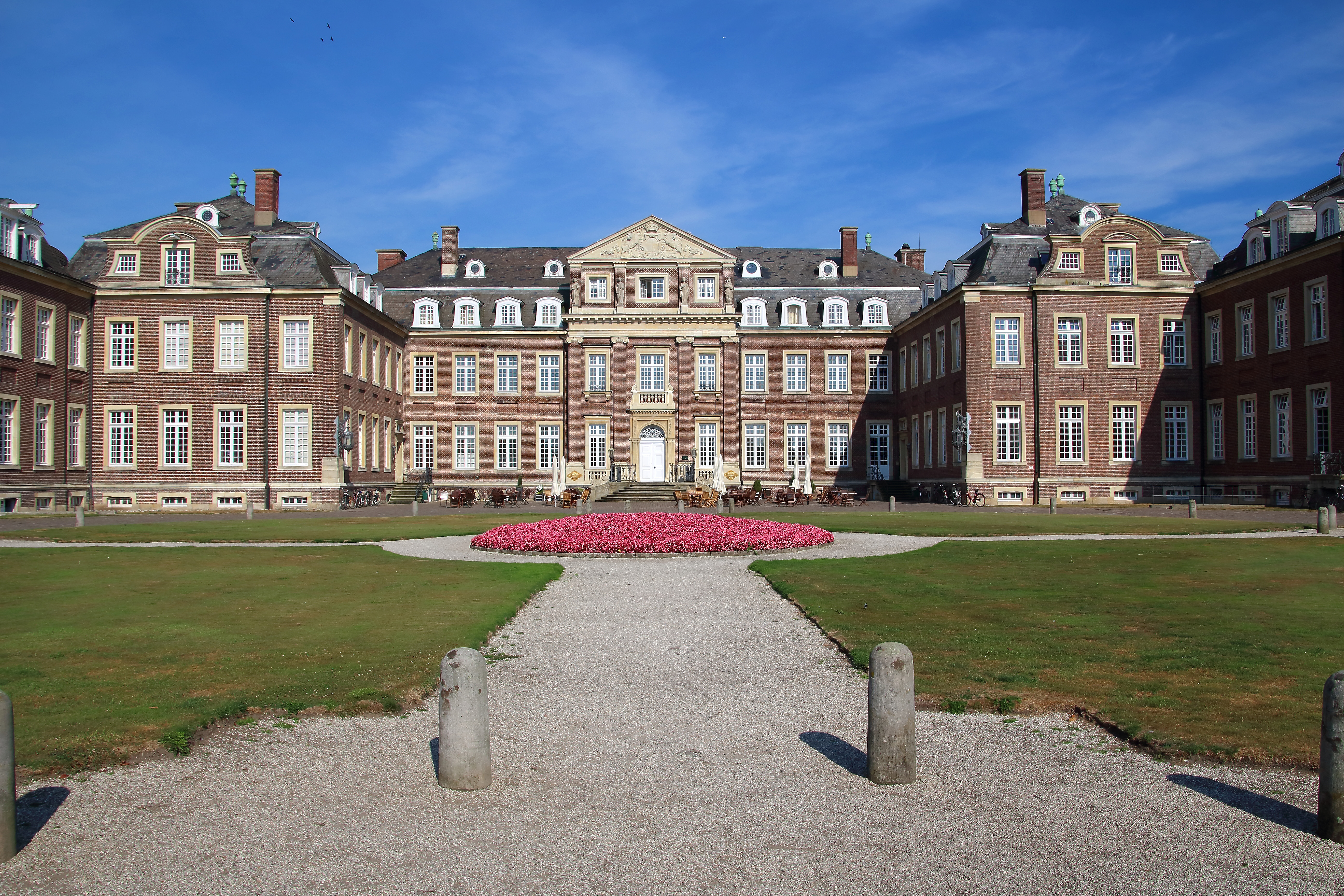 Blick auf den Schlossinnenhof, den Ehrenhof.