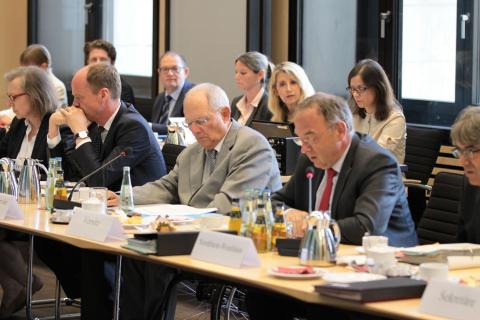 Stabilitätsratsitzung unter dem Vorsitz von Finanzminister Walter-Borjans und Bundesfinanzminister Wolfgang Schäuble