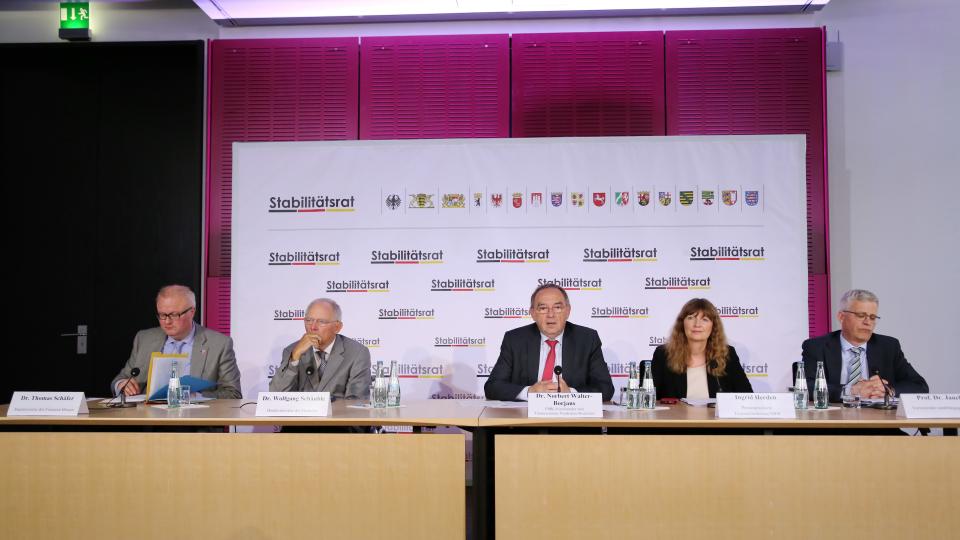 Pressekonferenz des Stabilitätsrates mit BMF Schäuble und FM Walter-Borjans