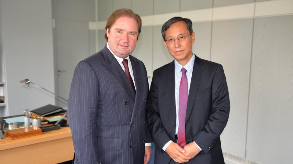 Japanischer Generalkonsul Ryuta Mizuuchi mit Minister Lienenkämper