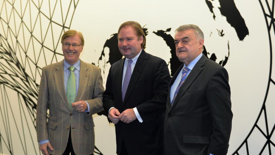 Minister Biesenbach, Minister Lienenkämper und Minister Reul auf einem Gruppenfoto